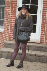 2 Casual Looks with Burgundy Printed Leggings & Confident Twosday Linkup