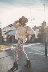 Pantaloni animalier a vita alta: come indossarli!