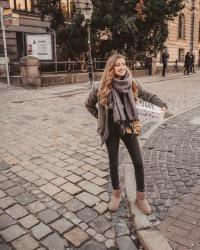 Oversize jacket and jeans