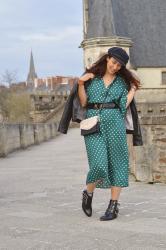 Robe longue verte à pois : look rock et confortable