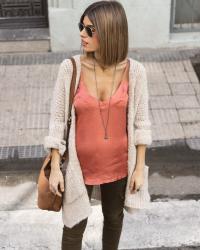 PREGNANT STYLE: CARDIGAN & STAR TOP