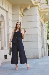 LOOK INVITADA | MONO AZUL MARINO