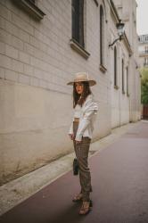 Pantalon kaki & Top blanc – Elodie in Paris