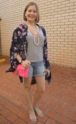 Grey Tees, Denim Shorts and Kimonos: Easy Mum Style