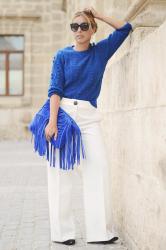 Blue pompom