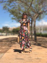 Maxi vestido floral con volantes