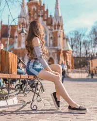 JEANSOWA SPODNICA I SZARY TOP