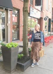 Exploring Neighborhoods in Montreal & a Fun Fan Tee