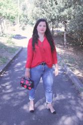 Tenue simple et pratique en blouse et jean