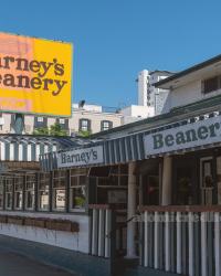 From Clark Gable to Jim Morrison, Route 66’s Barney’s Beanery Has Seen it All