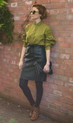 Green Sleeves and a Leather skirt | Autumn Outfit