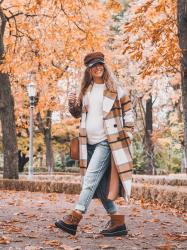 Look premamá otoño: vaqueros y maxi abrigo