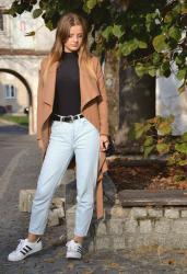 Mom's jeans i camel coat - jesienna stylizacja w stylu miejskim. ♥