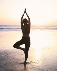 LOS INCREÍBLES BENEFICIOS DE PRACTICAR YOGA Y MEDITACIÓN