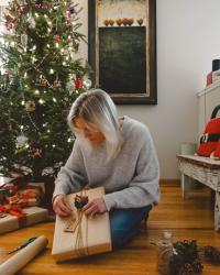 Unique Ways to Wrap Gifts Using Craft Paper