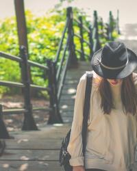 La borsa di una donna è un kit di sopravvivenza