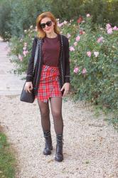 Mini skirt, puffy sleeves top and combat boots