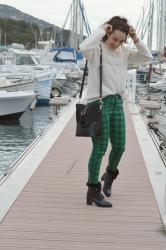 Pantalon à carreaux vert Bréal : un look casual chic d’hiver