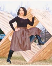 McCall's 7906 - Brown Faux Leather Skirt!