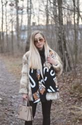 WINTER LOOK WITH MOSCHINO TEDDY SCARF