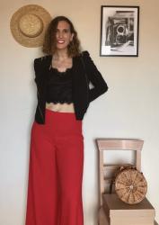 Outfit con pantalón rojo