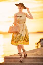 Schick durch den Sommer: Günstige Sommerkleider im Retro-Stil schon ab 25 €