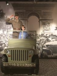 Charles de Gaulle : son premier expose et vacances !