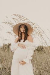 MATERNITY PHOTOS – J, MEG & LINEN JAMES | SULLIVAN’S ISLAND, SOUTH CAROLINA