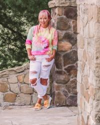 6 Tips For Journal Writing + Tie Dye Sweatshirt & Bzees Sandals