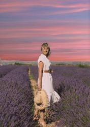 CAMPOS DE LAVANDA EN LA PUERTA DE CASA