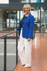 A bright blue jacket with white trousers – alternative edition