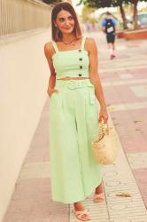 Conjunto de palazzo y top en verde menta