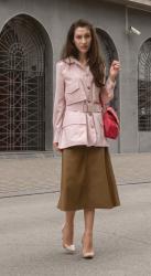 This Fall Faux Leather Skirt Outfit Is Perfect for Work