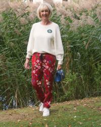 Floral red trousers with side stripe