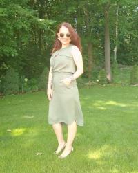 Thursday Moda #224: THE BEST Olive Utility Dress.