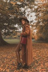 Pantaloni in pelle dai colori dell’autunno