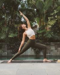 Yoga Video: 60 Minuten Kraft und Balance Yogastunde