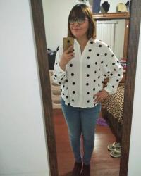 Outfit propio: Camisa de bolitas o polka dots