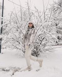 How to Look Chic in the Snow