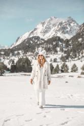 WHITE OUTFIT IN WINTER
