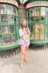 What to Wear to Universal Studios Florida [Harry Potter World, Jurassic Park, + the Simpsons]