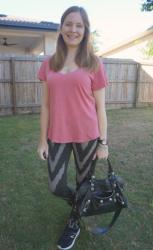 Magnificent 8 Statement Pants: Pink and Black Jeans Outfits With Balenciaga Part Time Bag