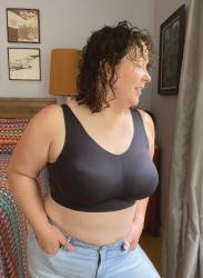 Wireless Bras for a Large Over-40 Bust: An Evelyn & Bobbie Bra Review