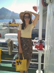 A SUMMER TRAVELLING OUTFIT IN YELLOW TONES