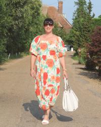 Vibrant & feminine OTS Dress - #Chicandstylish #LINKUP