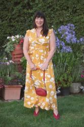Mellow Yellow Maxi Dress - #Chicandstylish #LINKUP