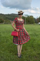 Un dirndl vintage en tartan, enfin presque