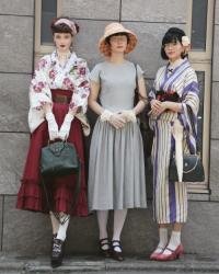 
Back in May, Mia, Iona and I dressed in Taisho Roman inspired...