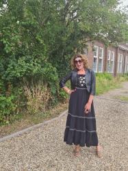 Embroidered dress &amp; Fancy Friday linkup