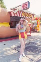 Eating a Little Hot Dog at a Giant Hot Dog! The Return of Tail o’ the Pup